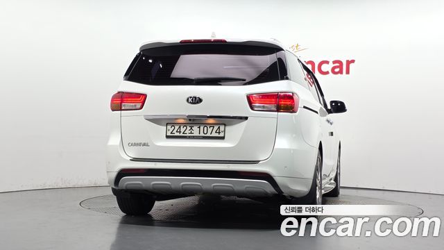 Kia Carnival 9-seater Prestige — пробег 184 206 км — фото 4 из 5