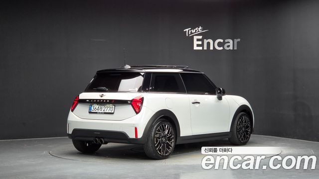 Mini Cooper Favoured — пробег 11 831 км — фото 2 из 5