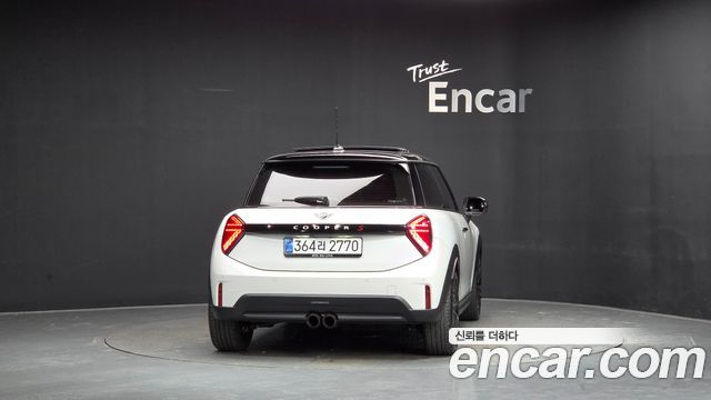 Mini Cooper Favoured — пробег 11 831 км — фото 4 из 5