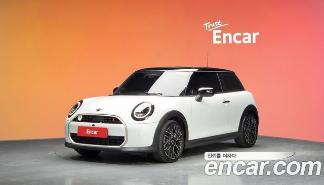 Mini Cooper Favoured — пробег 11 831 км — фото 1 из 5