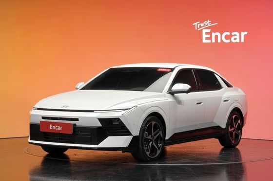 Hyundai AVANTE 2.0 Inspiration — пробег 345 км — фото 1 из 5