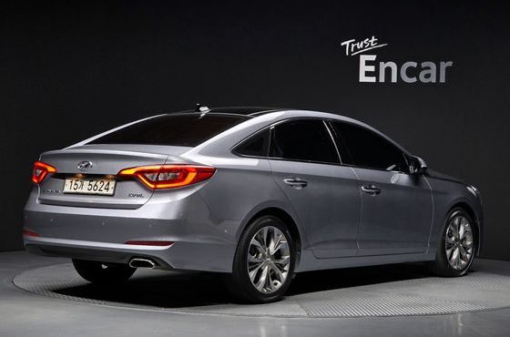 Hyundai Sonata 2.0 Premium — пробег 132 459 км — фото 2 из 5