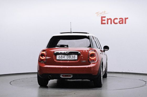 Mini Cooper 5Door HIGH 3rd — пробег 54 790 км — фото 4 из 5