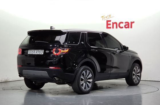 Land Rover Discovery Sport 2.0 TD4 HSE Luxury — пробег 78 402 км — фото 2 из 5