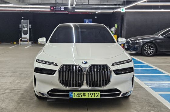 BMW 7-Series 750e xDrive Design Pure Excellence — пробег 4 530 км — фото 3 из 5