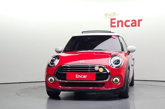 Mini Cooper 5Door HIGH 3rd — пробег 31 096 км — фото 3 из 5