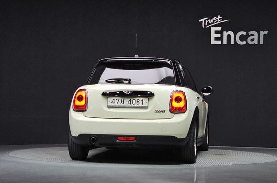 Mini Cooper 5Door Standard 3rd — пробег 72 527 км — фото 4 из 5