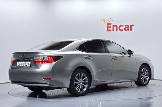 Lexus ES Supreme XV60 — пробег 71 345 км — фото 2 из 5