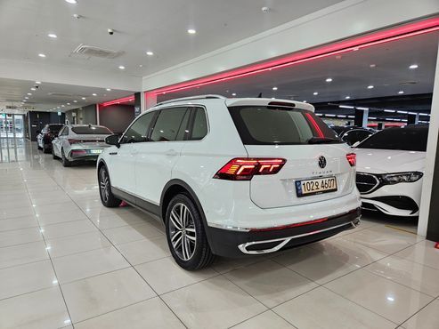 Volkswagen Tiguan 2.0 TDI Prestige — пробег 32 879 км — фото 2 из 5