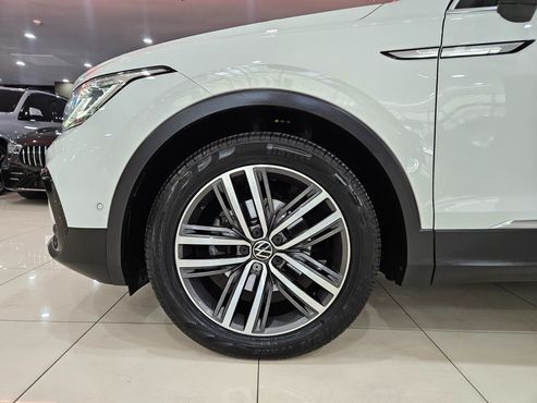 Volkswagen Tiguan 2.0 TDI Prestige — пробег 32 879 км — фото 5 из 5