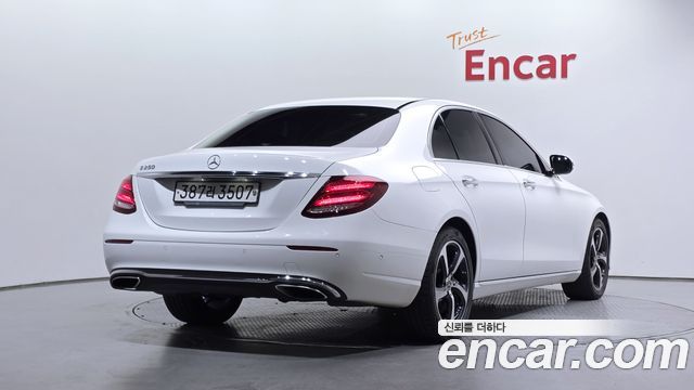 Mercedes-Benz E-Class из Кореи Encar