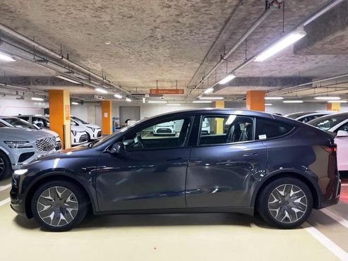 Tesla Model Y L Long Range AWD — пробег 1 км — фото 4 из 5