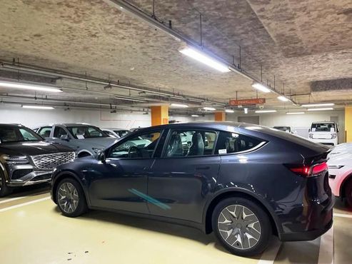 Tesla Model Y L Long Range AWD — пробег 1 км — фото 5 из 5