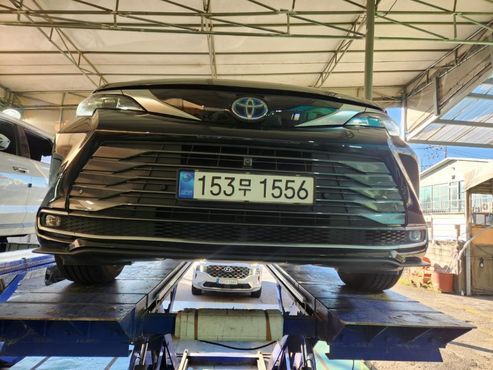 Toyota Sienna 2.5 Hybrid AWD — пробег 89 093 км — фото 1 из 2