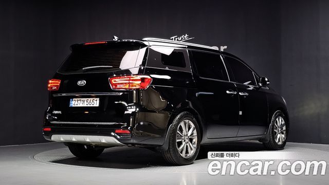 Kia Carnival 9-Seater Prstige — пробег 91 472 км — фото 2 из 5