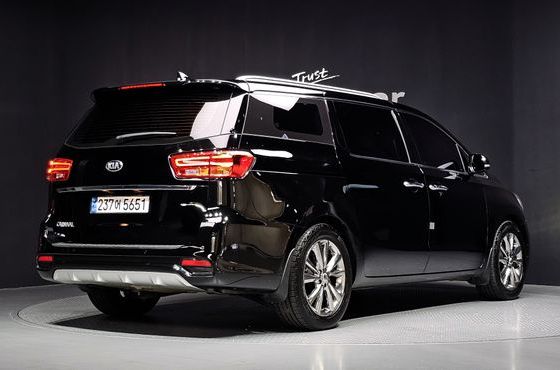 Kia Carnival 9-Seater Prstige — пробег 91 472 км — фото 2 из 5