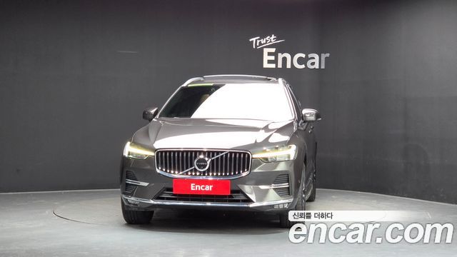 Volvo XC60 B6 Ultimate Bright — пробег 64 415 км — фото 3 из 5
