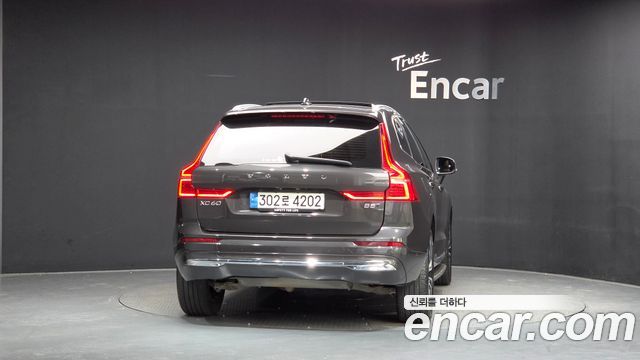 Volvo XC60 B6 Ultimate Bright — пробег 64 415 км — фото 4 из 5
