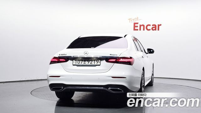 Mercedes-Benz E-Class E220d 4MATIC AMG Line — пробег 69 234 км — фото 4 из 5