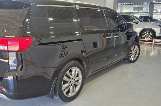 Kia Carnival 9-seater Noblesse — пробег 231 240 км — фото 3 из 5