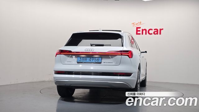 Audi e-tron 55 Quattro — пробег 94 663 км — фото 4 из 5