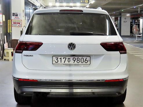 Volkswagen Tiguan 2.0 TDI Premium — пробег 58 900 км — фото 4 из 5