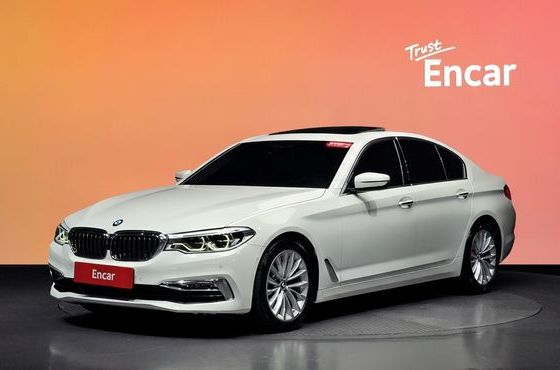 BMW 5-Series 520d Luxury Special Edition — пробег 53 181 км — фото 1 из 5