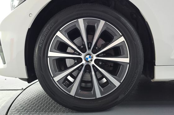 BMW 3-Series 320d xDrive — пробег 85 970 км — фото 5 из 5