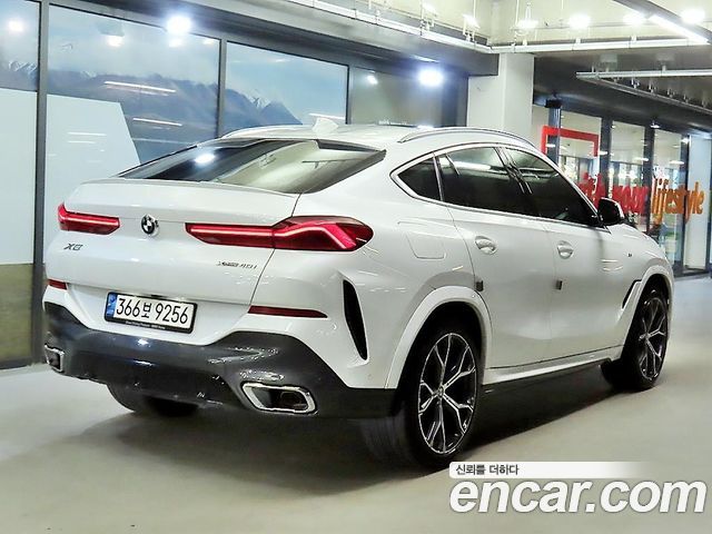 BMW X6 xDrive40i M Sport — пробег 52 529 км — фото 4 из 5