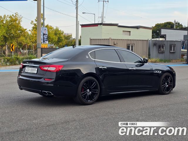 Maserati Quattroporte GTS 3.8 V8 — пробег 81 000 км — фото 2 из 5