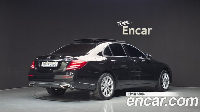 Mercedes-Benz E-Class из Кореи Encar