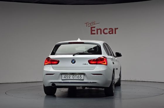BMW 1-Series 118d Sport 5Door — пробег 85 622 км — фото 4 из 5