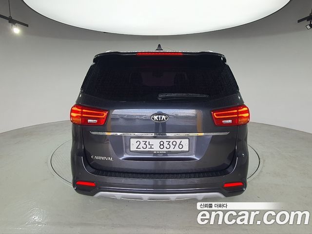 Kia Carnival 9-Seater Prstige — пробег 66 133 км — фото 4 из 5