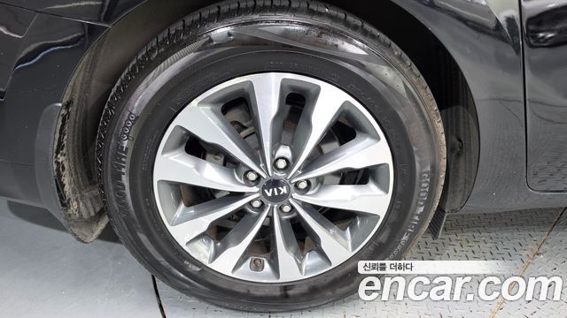 Kia Carnival 9-seater Prestige — пробег 186 236 км — фото 5 из 5