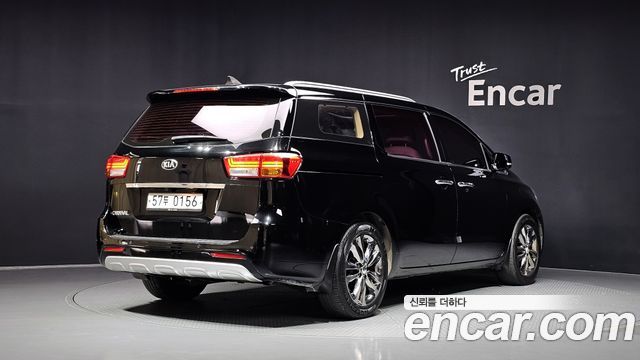 Kia Carnival 9-seater Prestige — пробег 105 346 км — фото 2 из 5
