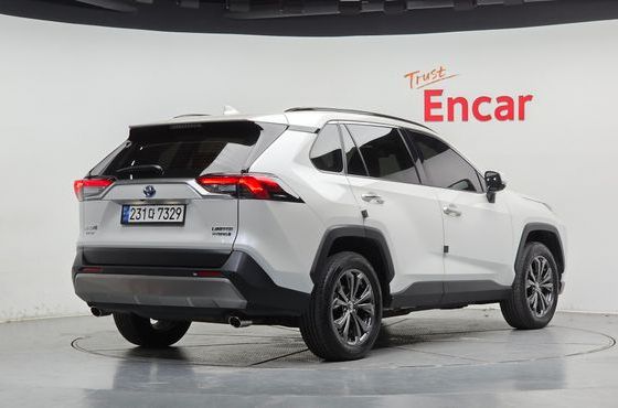 Toyota RAV4 2.5 4WD Hybrid — пробег 126 827 км — фото 2 из 5