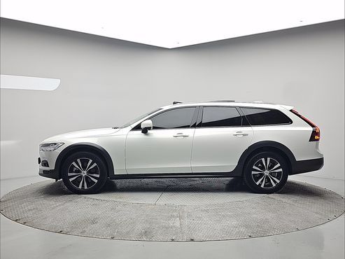 Volvo V90 B5 Plus AWD — пробег 9 564 км — фото 4 из 5