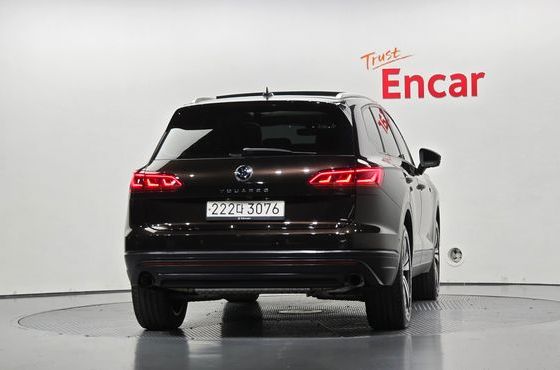 Volkswagen Touareg 3.0 TDI Premium — пробег 75 014 км — фото 4 из 5