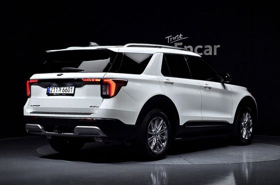 Ford Explorer 2.3 Platinum 4WD — пробег 31 046 км — фото 2 из 5