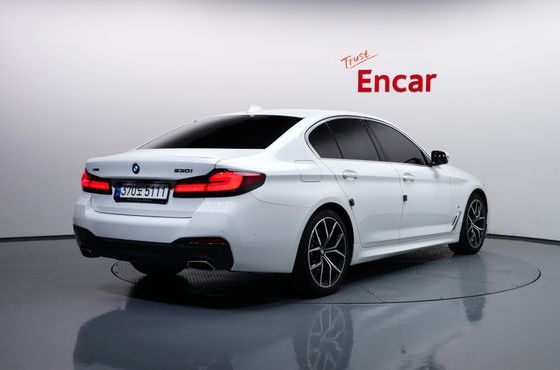 BMW 5-Series 530i xDrive M Sport Package — пробег 51 729 км — фото 2 из 5