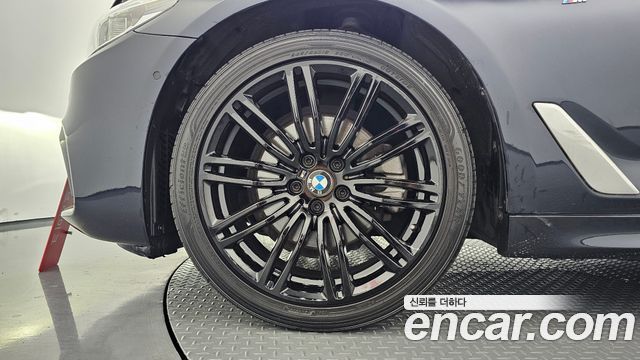 BMW 5-Series 520d xDrive M Sport Package Plus — пробег 166 749 км — фото 5 из 5