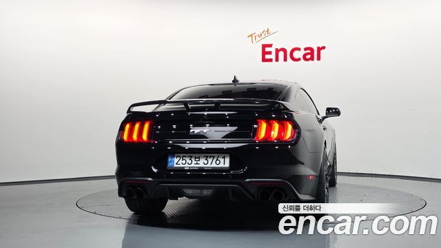 Ford Mustang GT Coupe — пробег 47 407 км — фото 4 из 5