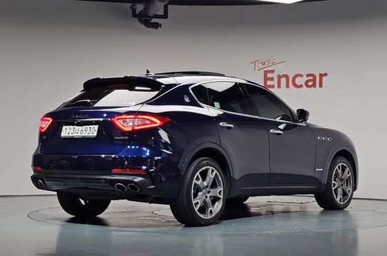 Maserati Levante 3.0 Diesel AWD GranSport — пробег 70 034 км — фото 2 из 5