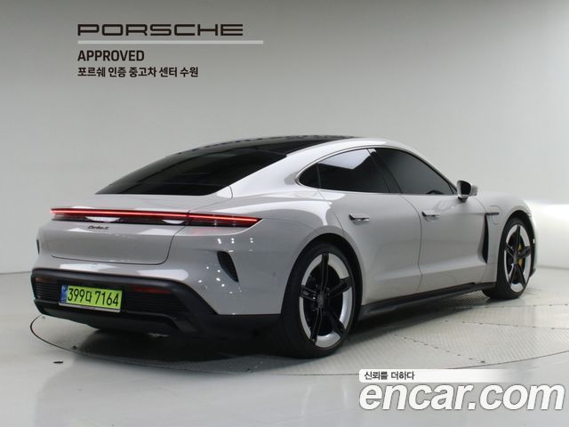 Porsche Taycan Turbo S — пробег 10 700 км — фото 2 из 5