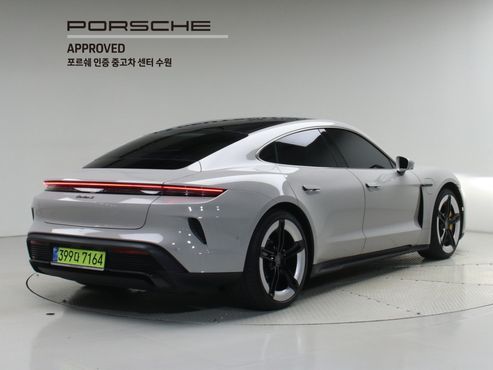 Porsche Taycan Turbo S — пробег 10 700 км — фото 2 из 5