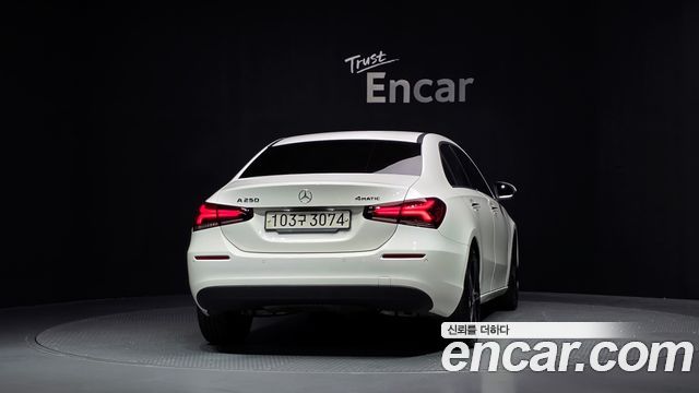 Mercedes-Benz A-Class A250 4MATIC Sedan — пробег 29 399 км — фото 4 из 5