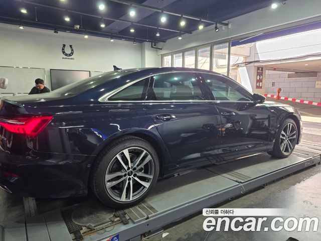 Audi A6 45 TFSI Quattro Premium — пробег 18 600 км — фото 2 из 5