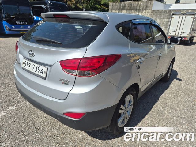 Hyundai Tucson Diesel 2WD X20 Deluxe — пробег 199 000 км — фото 3 из 5