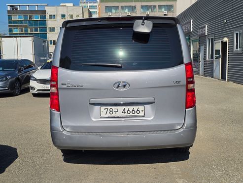 Hyundai Starex 12-Seater Wagon Modern — пробег 121 050 км — фото 2 из 5
