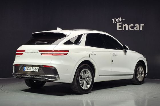 Genesis GV70 2.5T Gasoline 2WD — пробег 14 461 км — фото 2 из 5